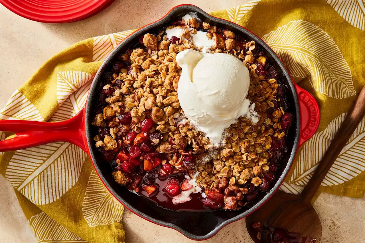 The Ultimate Dessert Duo? Apple-Cranberry Crisp, Served 2 Ways