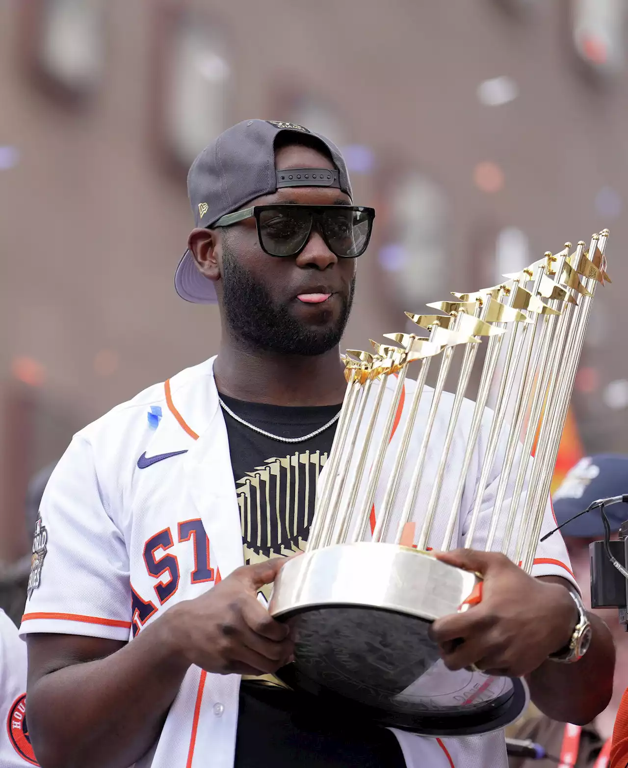 Astros fans camp out to meet Yordan Alvarez at Dick's Sporting Goods in Friendswood