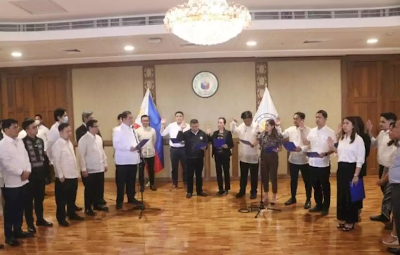 19 Albay officials join Lakas-CMD