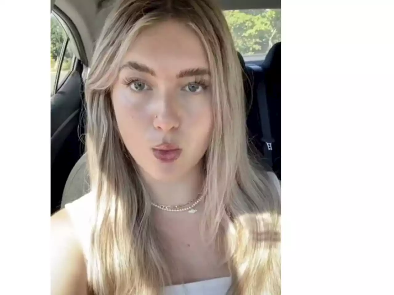 TikTok star claims her good looks make her \u0022too pretty\u0022 to work