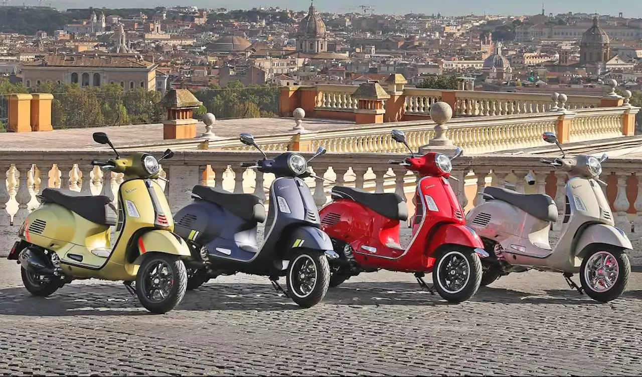 2022 EICMA: Vespa GTs unveiled, joined by GTv, Primavera Colour Vibe and 946 10° Anniversario - paultan.org