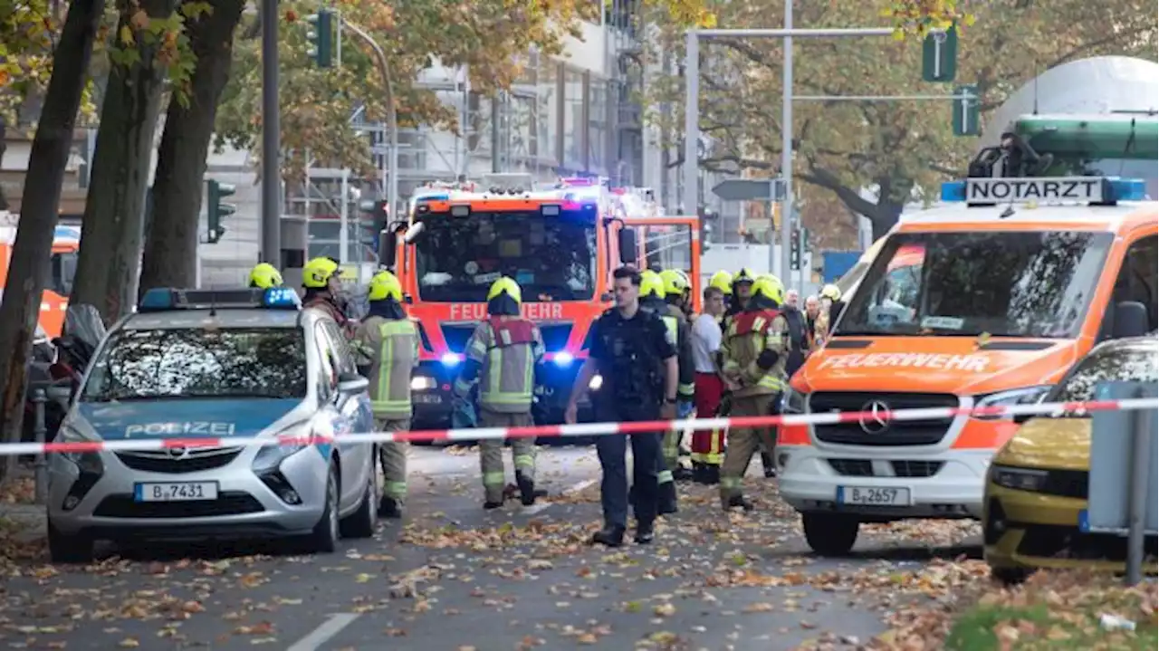 Klima-Aktivisten haben Rettungseinsatz laut Berliner Feuerwehr erschwert