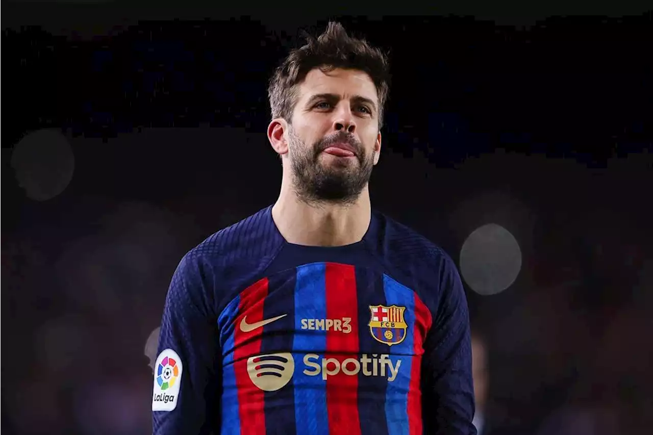 What Pique Said To Referee Before Red Card In Final Barca Match | Soccerladuma