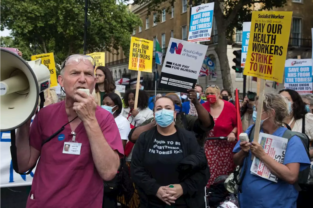 Nurses in standoff with No 10 after strike ballot as they are accused of unrealistic pay demand