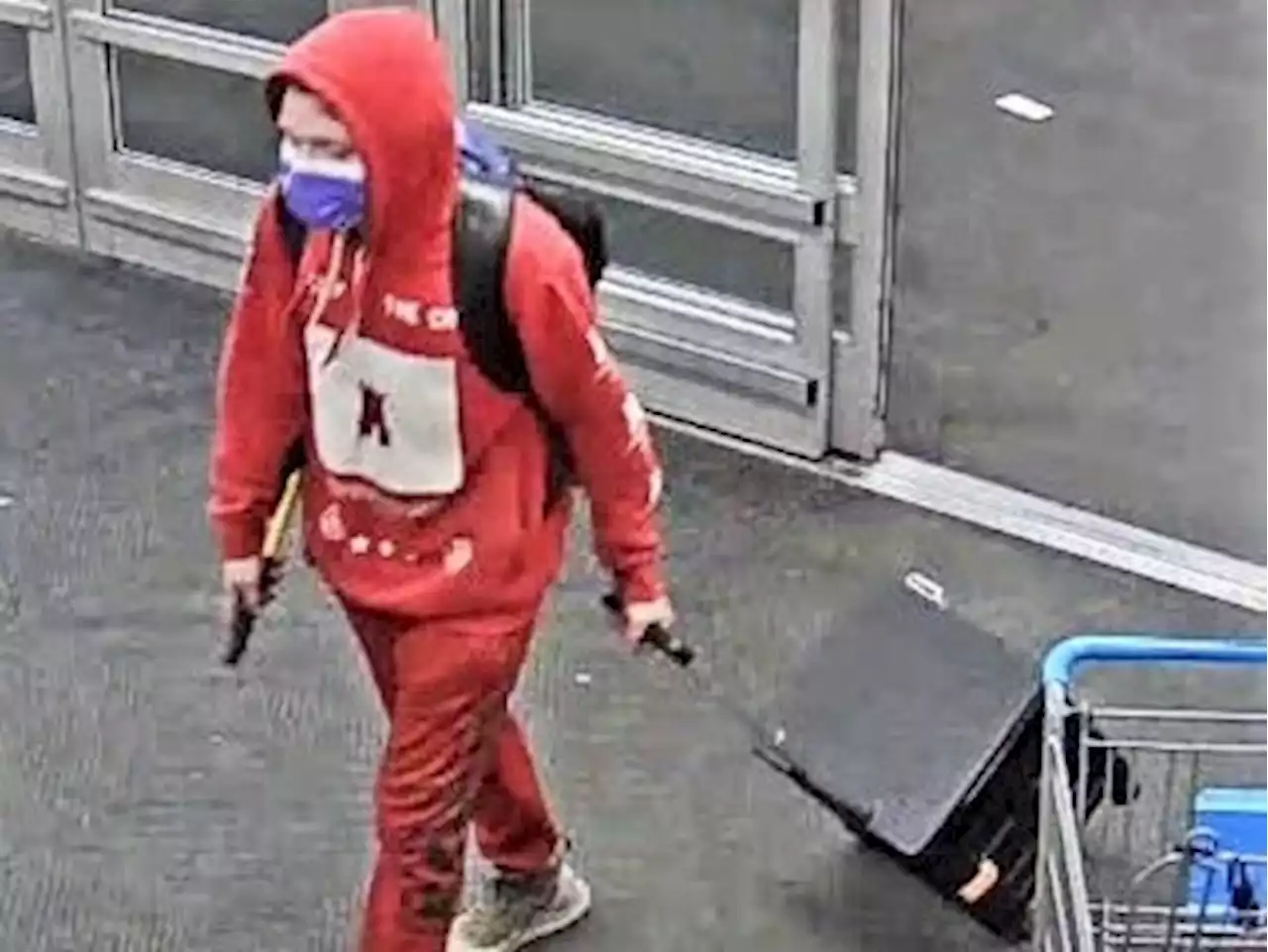 Pair sought for robbery and axe attack at west-end Toronto store