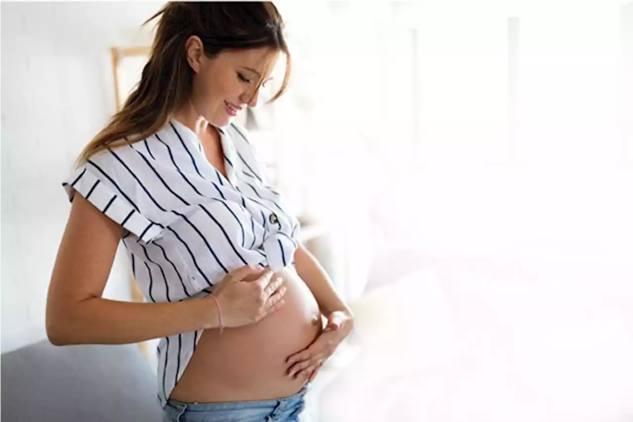 Du nouveau pour la grossesse : une huile composée de 100% d'ingrédients d'origine naturelle qui aide...