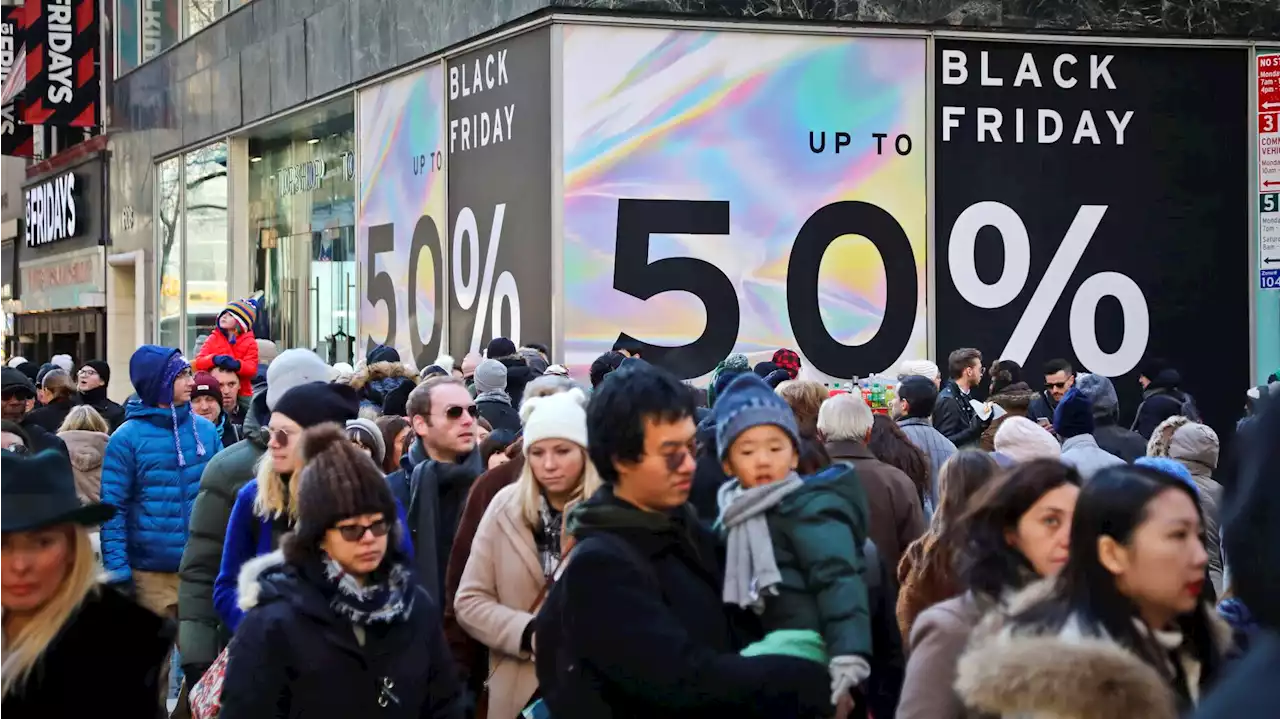 5 ways to save this holiday shopping season