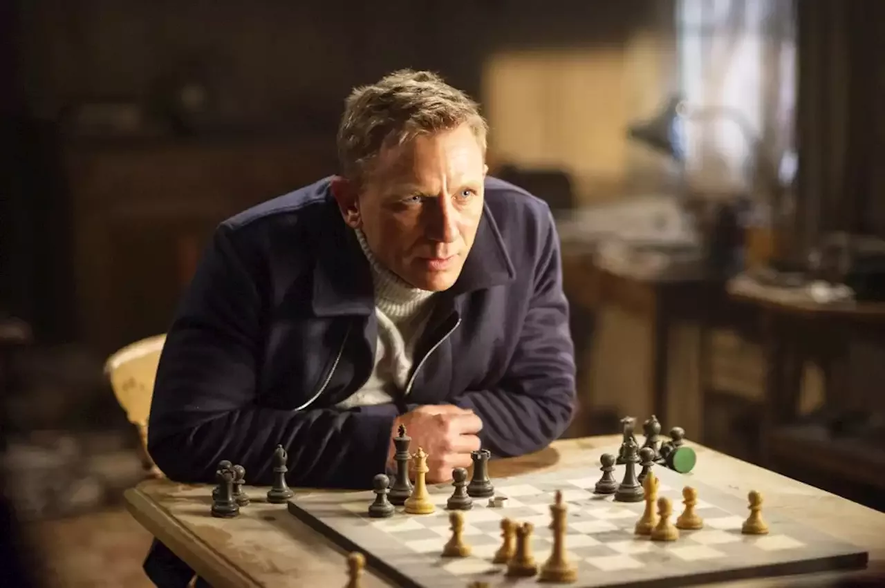 Daniel Craig is Shaken, Not Stirred in New Taika Waititi Directed Vodka Ad  - FandomWire