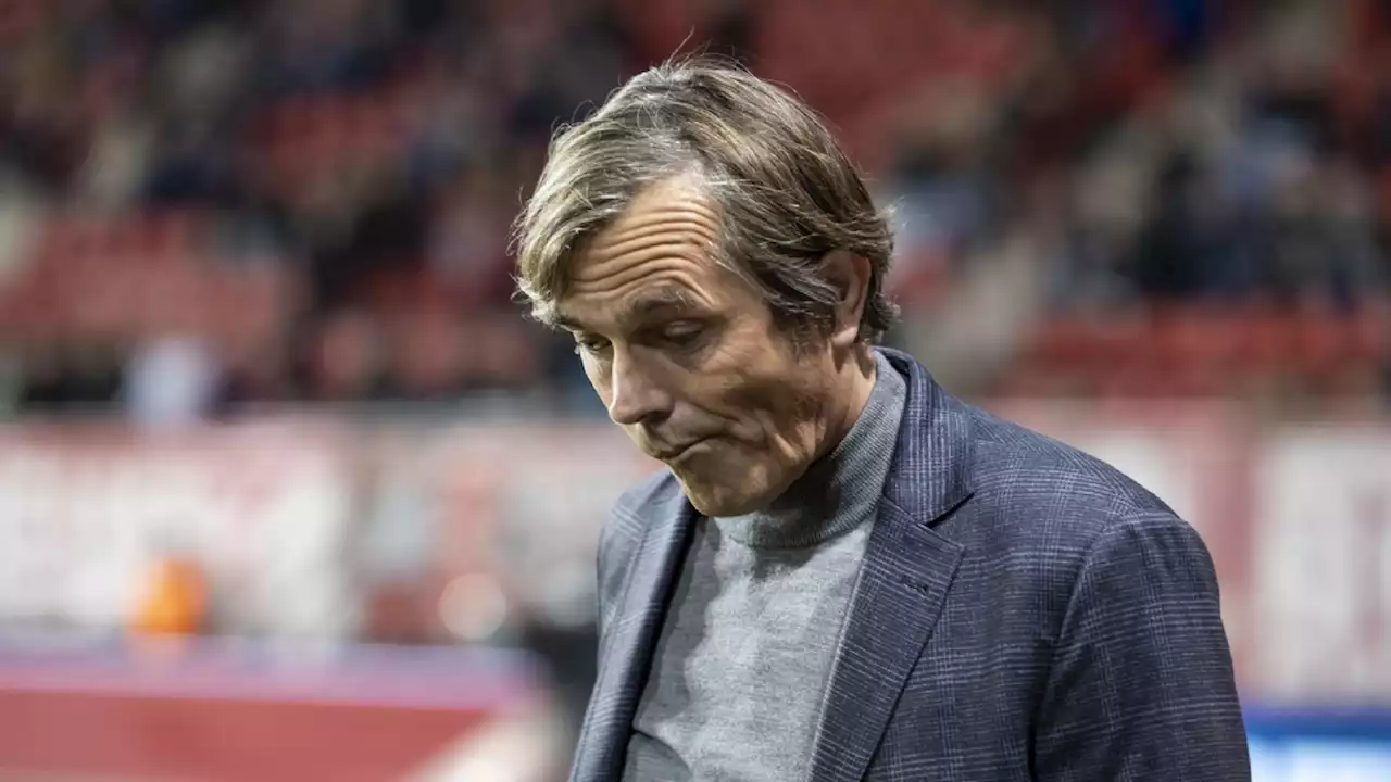 Cocu ziet volop kansen en noemt spreekkoren richting Schreuder ‘opvallend’