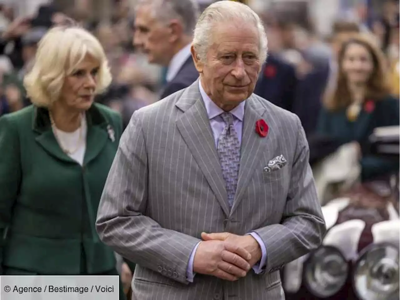 Charles III et sa femme Camilla visé par des jets d'œufs lors d'un déplacement - Voici