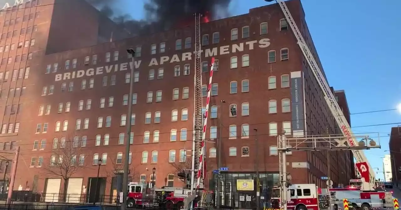 Huge plumes of smoke visible from fire on 7th floor of Cleveland apartment complex