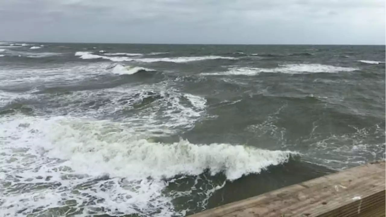 Winds starting to whip in Jacksonville Beach as safety alert remains in place through weekend