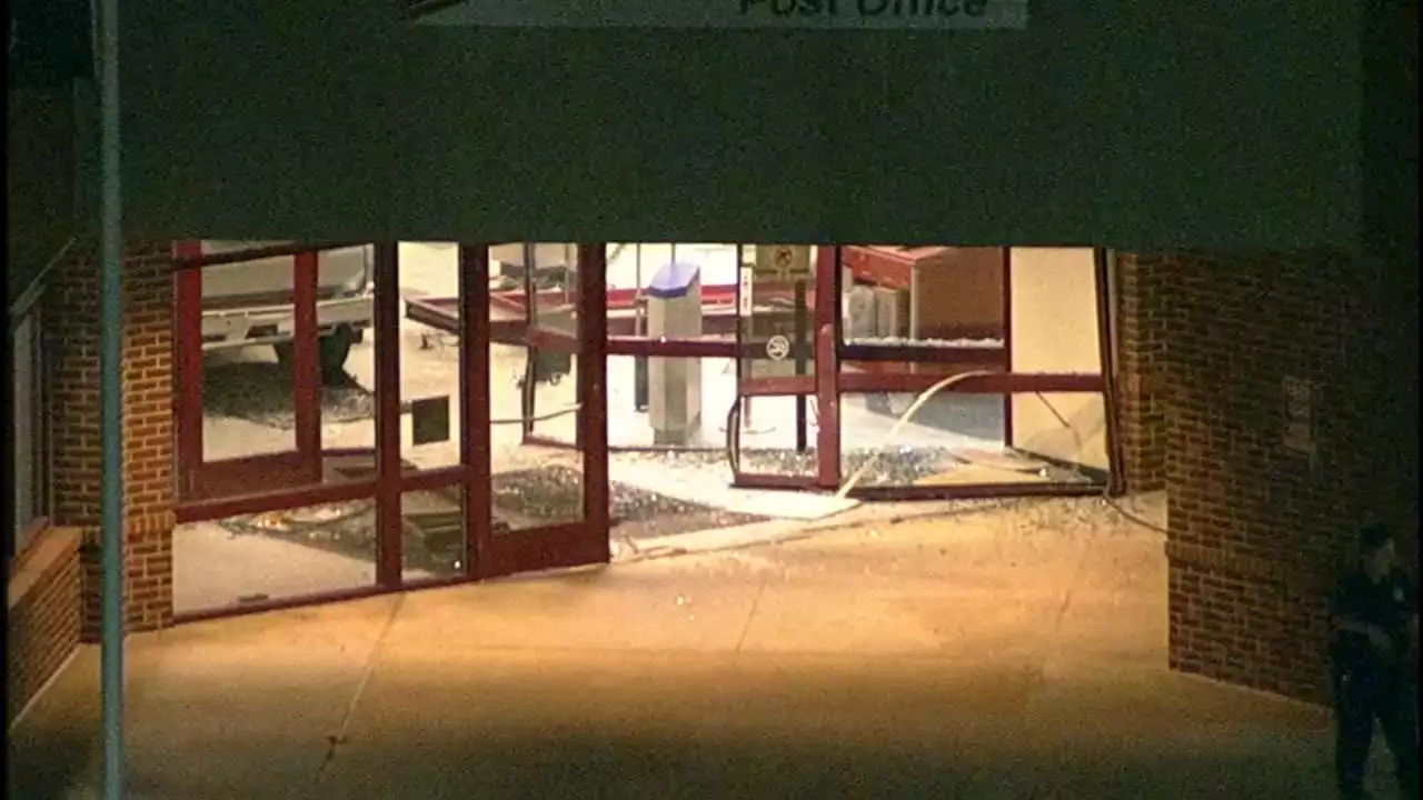 Driver accidentally hits gas pedal and strikes woman leaving USPS office in SW Houston, HPD says