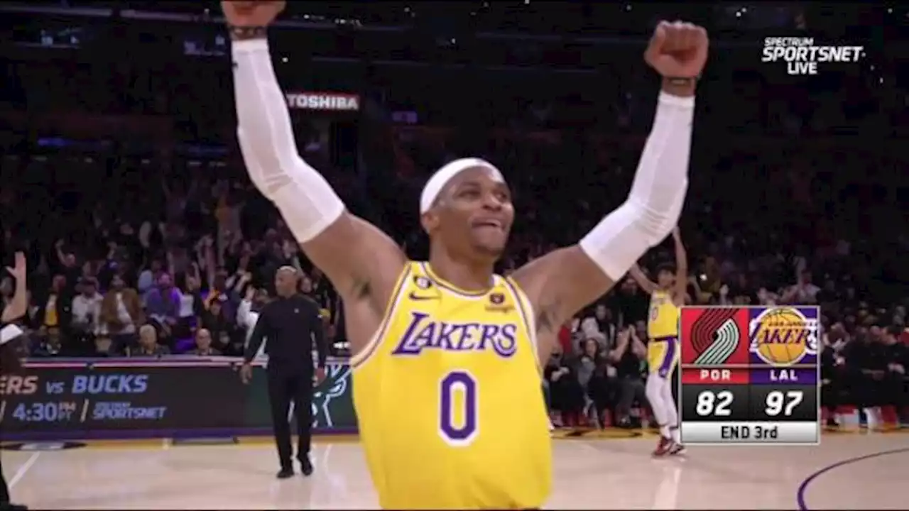 LeBron gets 31 in Lakers' 128-109 rout of Dame-less Blazers