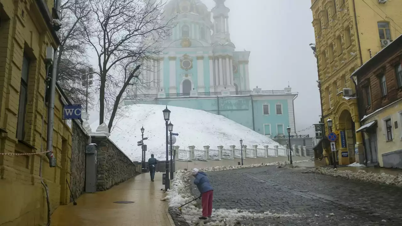 Sans illumination, plusieurs dates: comment les Ukrainiens comptent fêter Noël cette année