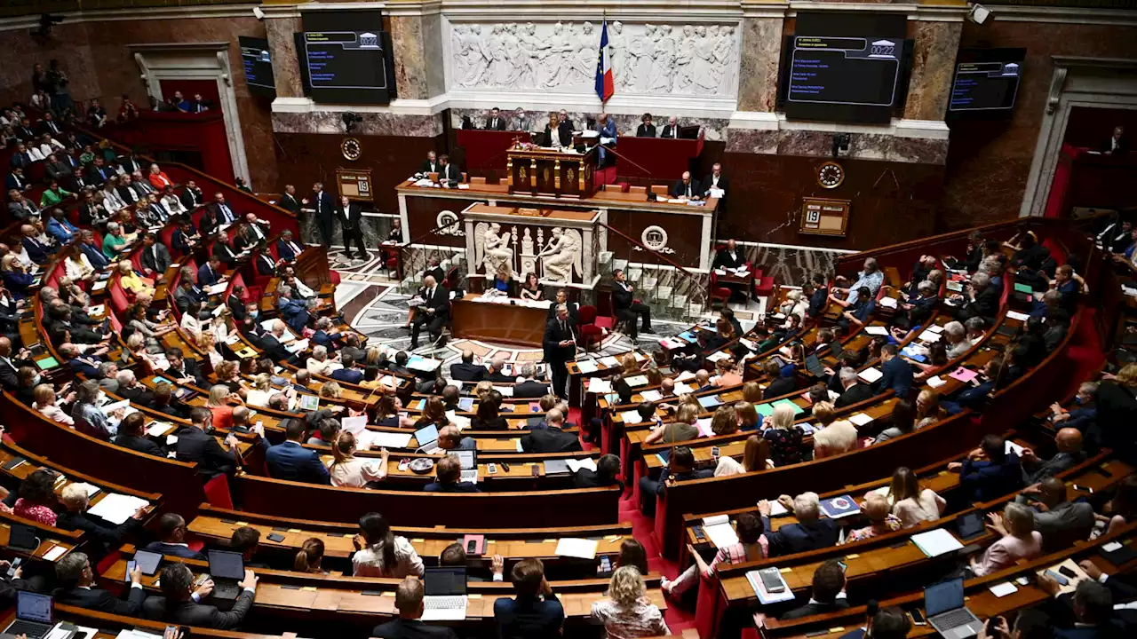 Ukraine: l'Assemblée nationale condamne le 'crime d'agression' de la Russie, abstention du RN et de LFI