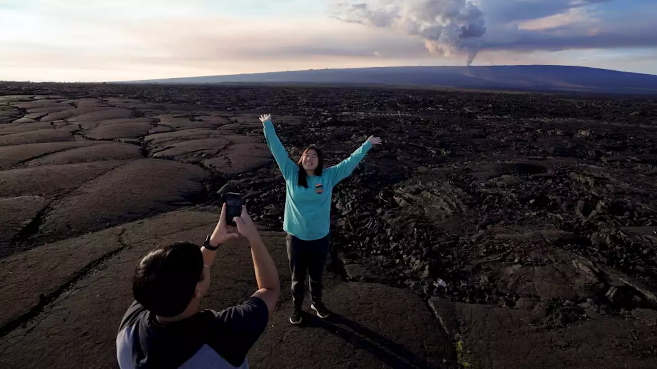 Viewers flock to eruption of world's largest volcano