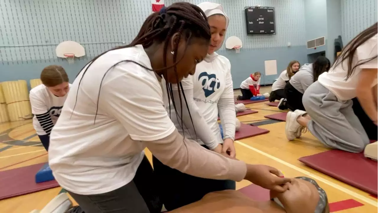 Ottawa high school students trained on overdose response