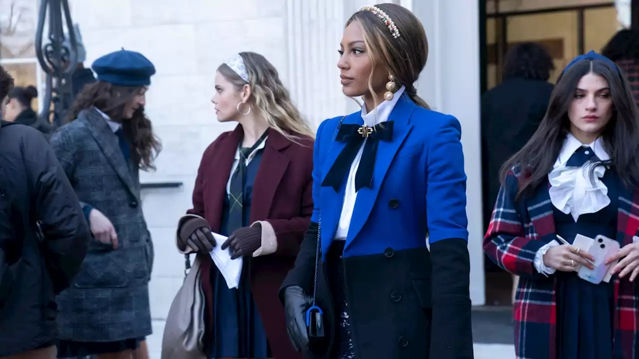 'Gossip Girl' 2.0 Returns With a Stylish Throuple, Spicy Fashion Jokes and Blair Waldorfian Headbands