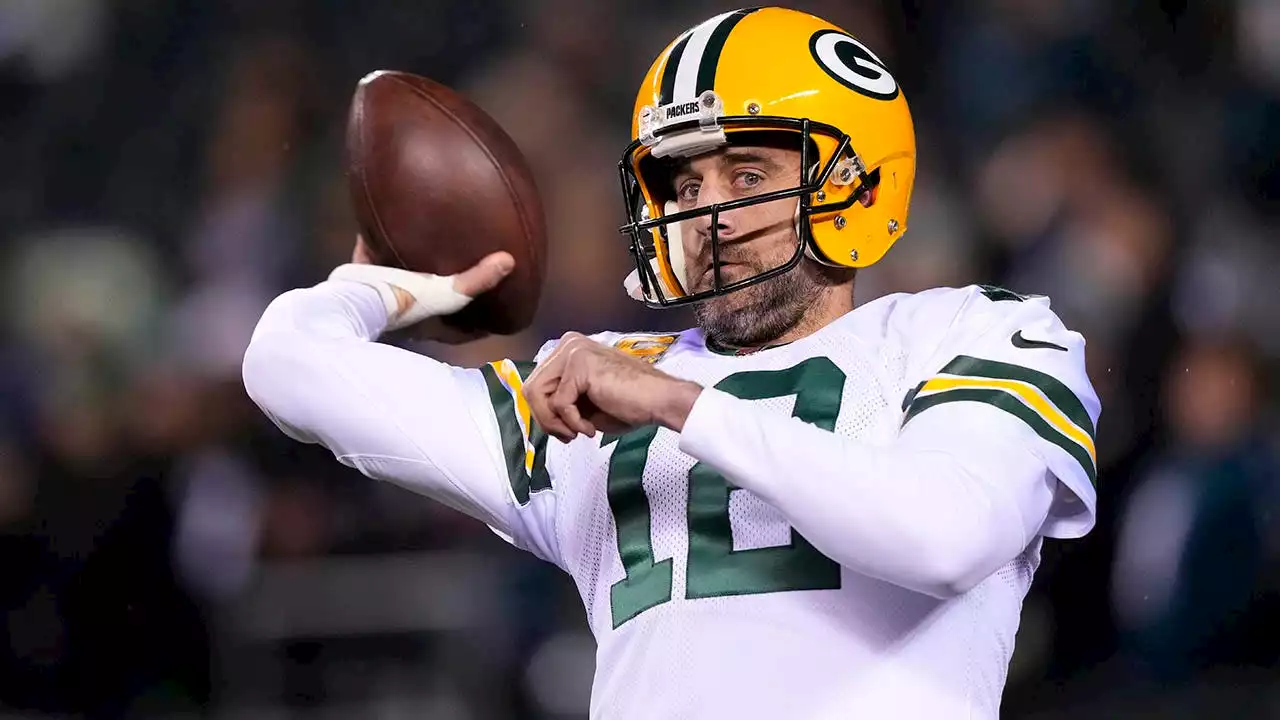 Packers' Aaron Rodgers keeping an 'open mind' to sitting if playoffs fall out of reach