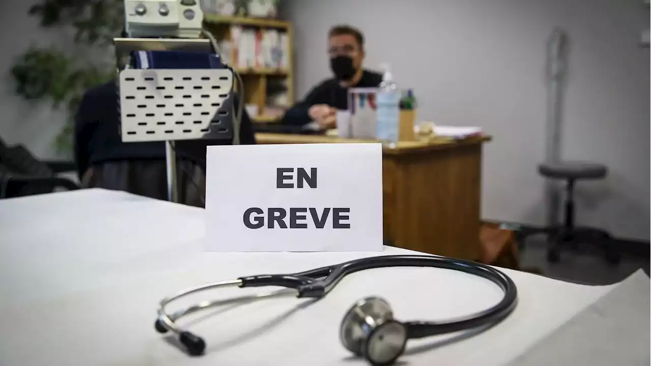 Pourquoi les médecins libéraux et les biologistes appellent à la grève les 1er et 2 décembre