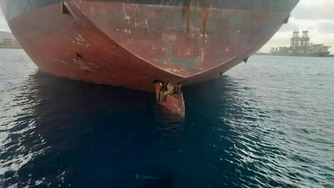 Three men, a rudder, and our Christmas