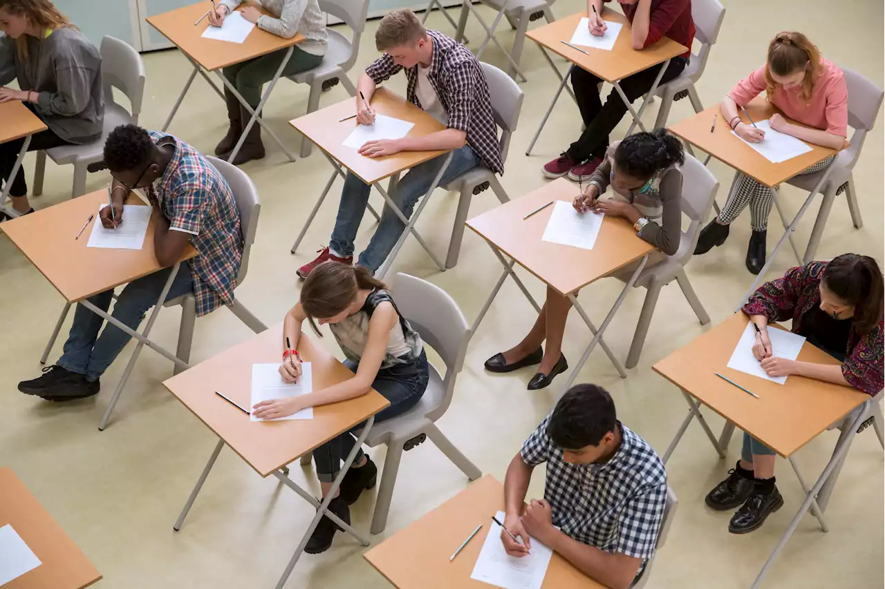 Scuola, si torna ai test Invalsi per accedere a maturità ed esame di terza media