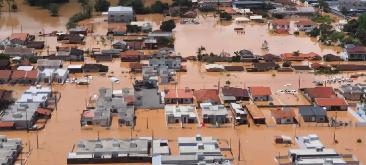 'Temos que aprender a conviver com isso', diz governador sobre repetidas catástrofes climáticas em SC; dois morreram e há um desaparecido