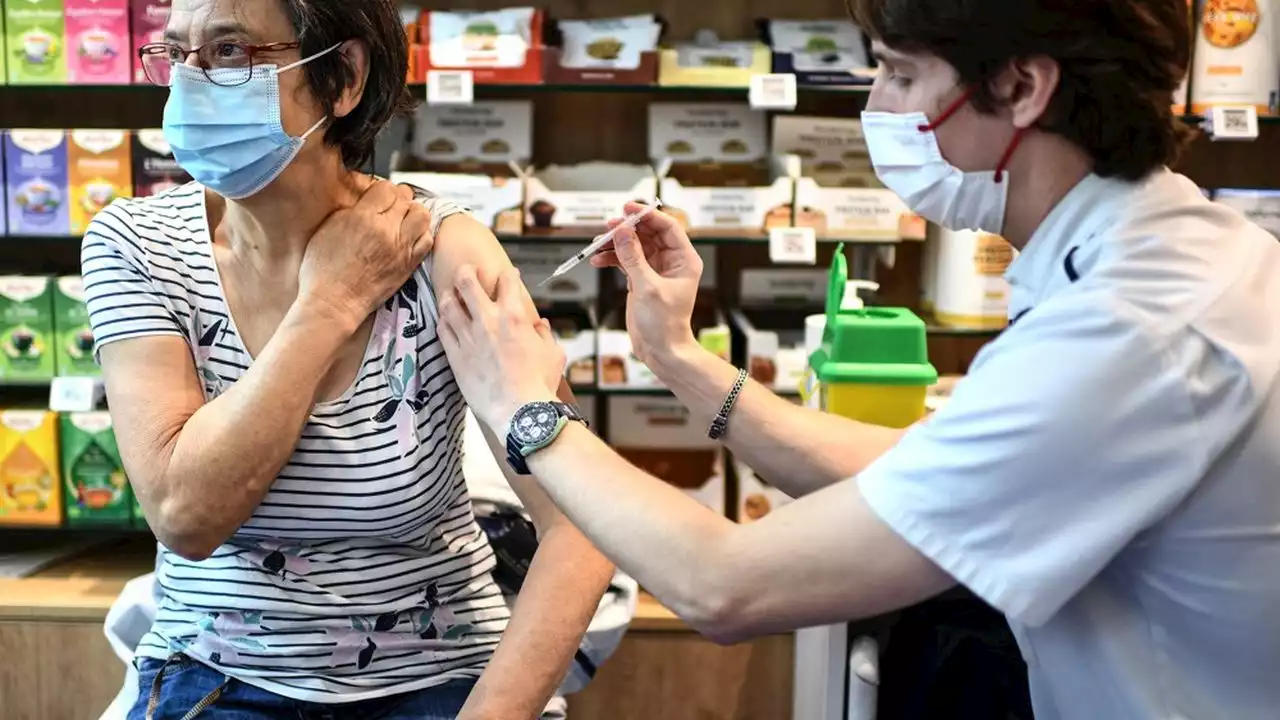 Covid : la vaccination s'ouvre à tous alors que l'épidémie repart