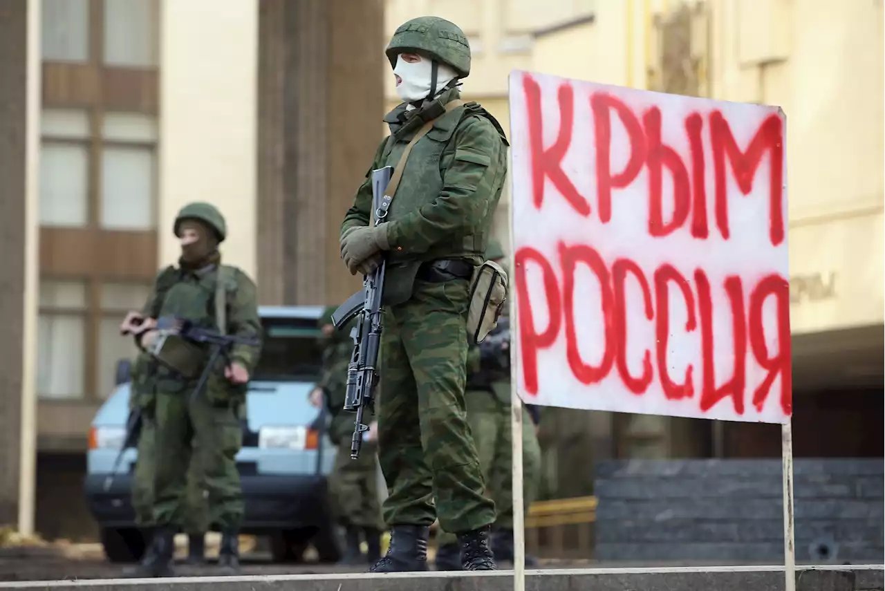 Half a million Russians face eviction from Crimea if Ukraine takes it back