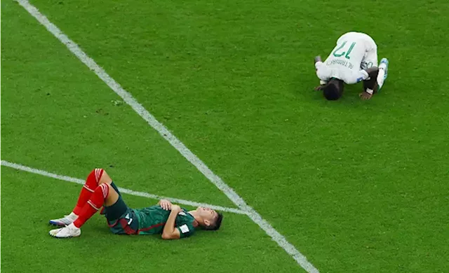 Acabou a bateria da bola da Copa? Foto da Al Rihla carregada na tomada  viraliza; entenda, Copa do Mundo