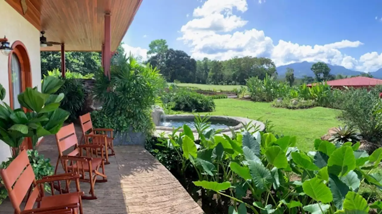 These Luxe Rain Forest Villa Rentals in Costa Rica Offer Bonkers Views of a Volcano