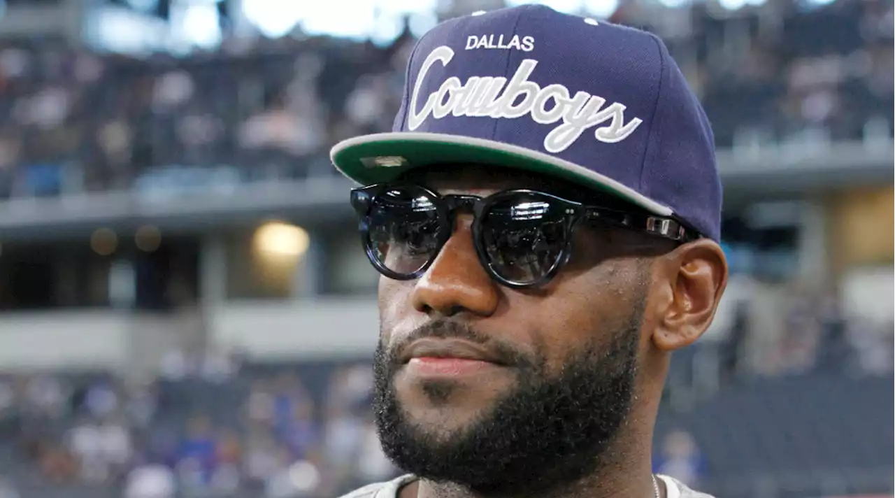 LeBron James Questions Media About Controversial Jerry Jones Photo