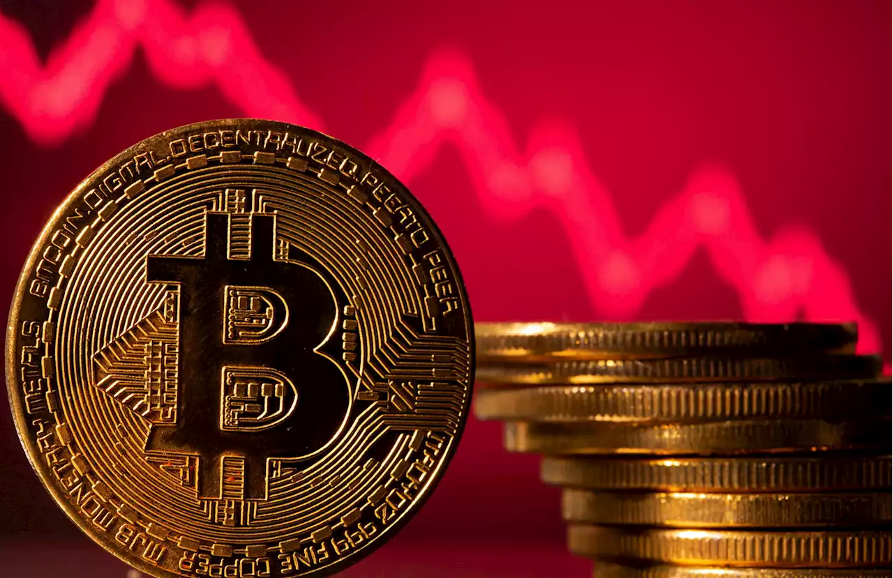 Financial industry is 'tempting' small investors to buy Bitcoin fueling 'speculative bubble'