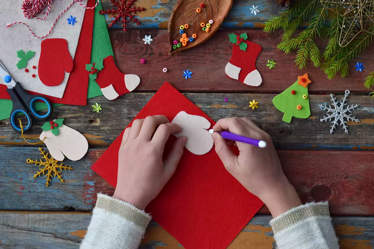 Get some seasonal savings with these nifty homemade Christmas cards