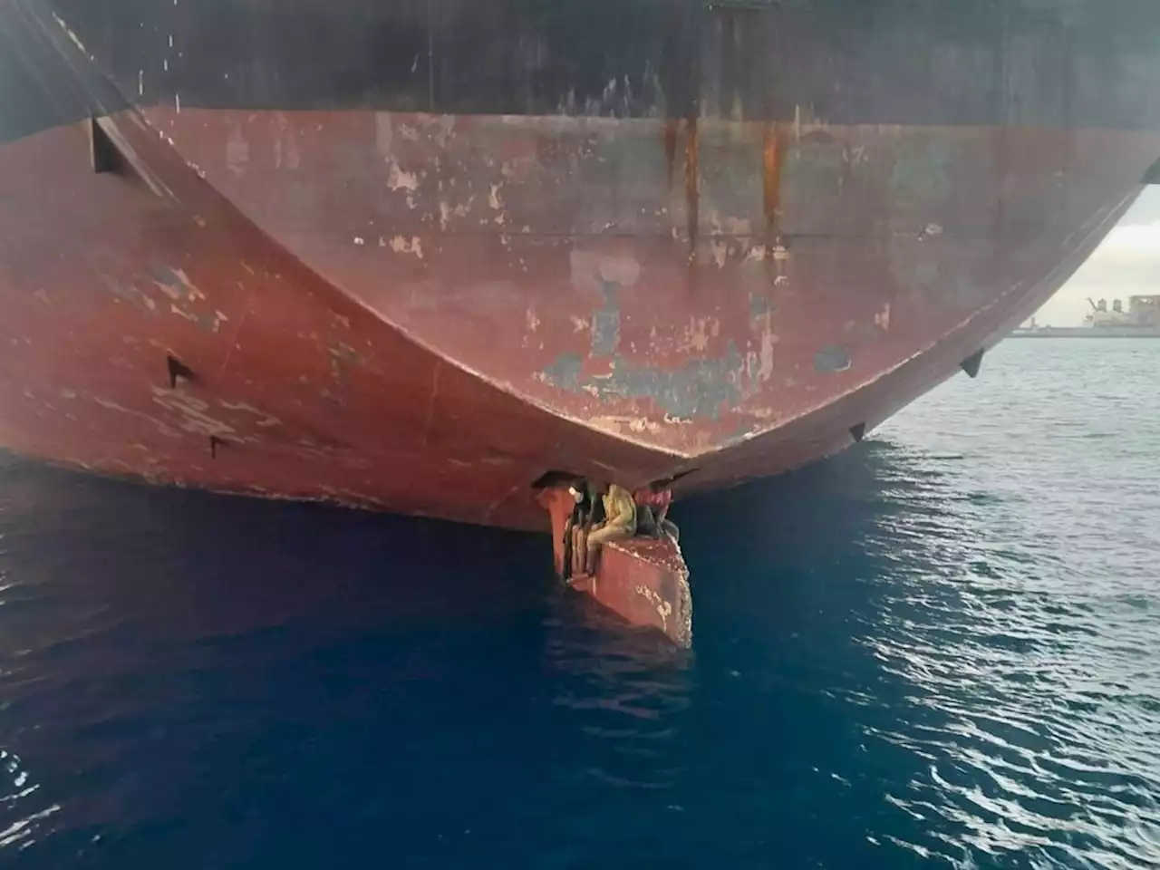 Spain: Nigerian stowaways found on ship's rudder seek asylum