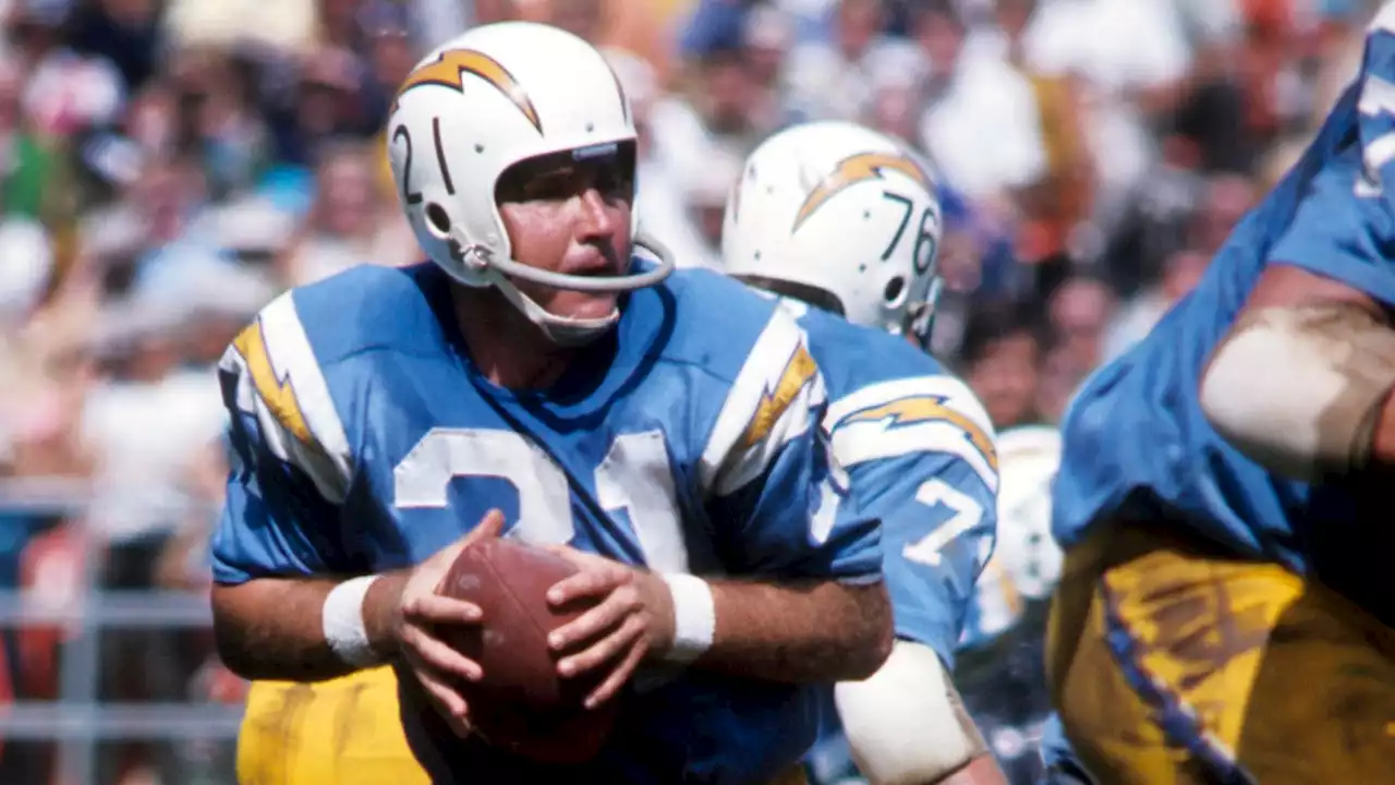 John Hadl, former University of Kansas standout and Chargers quarterback, dies at 82