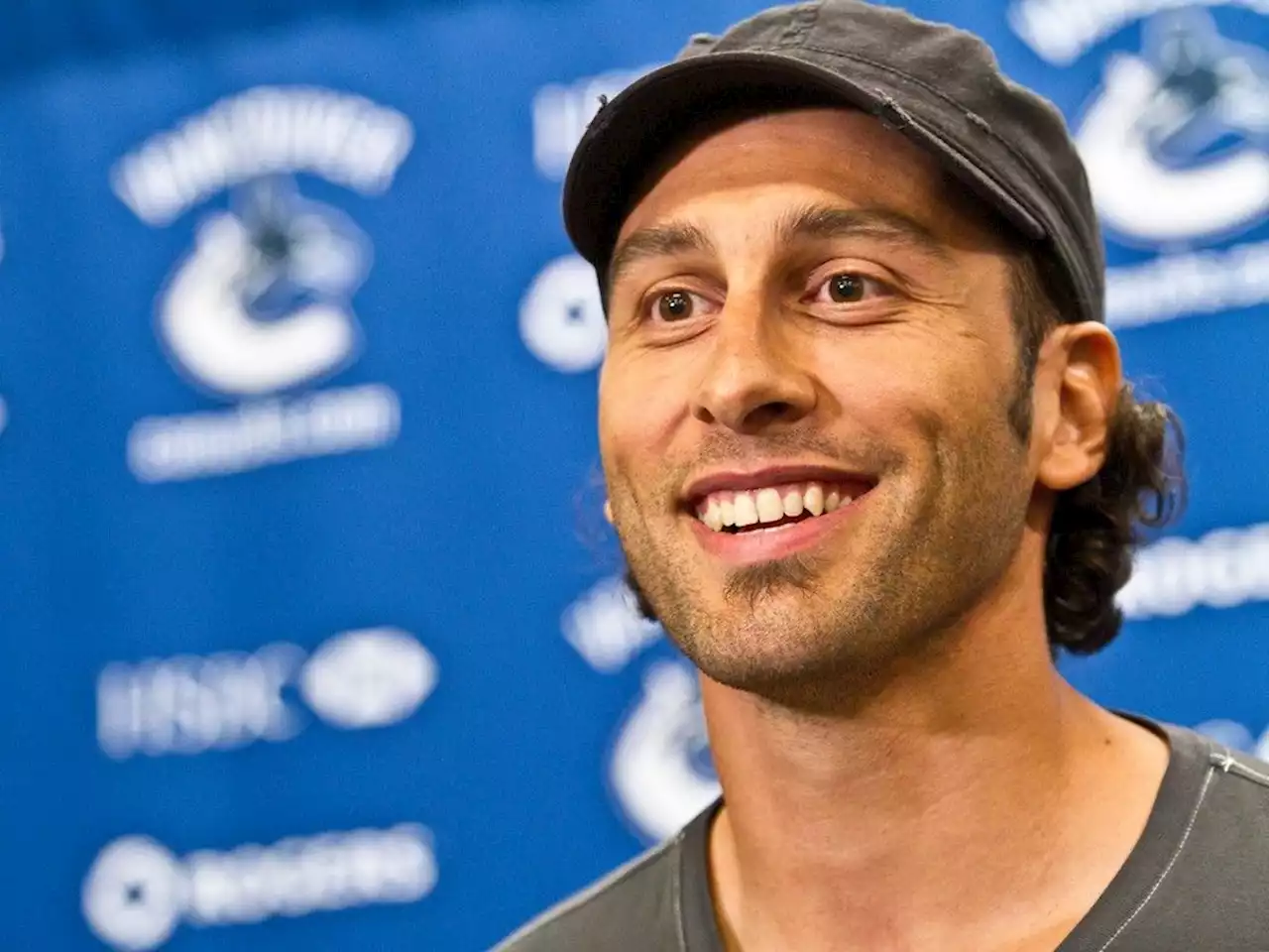 Roberto Luongo going to Canucks Ring of Honour next season