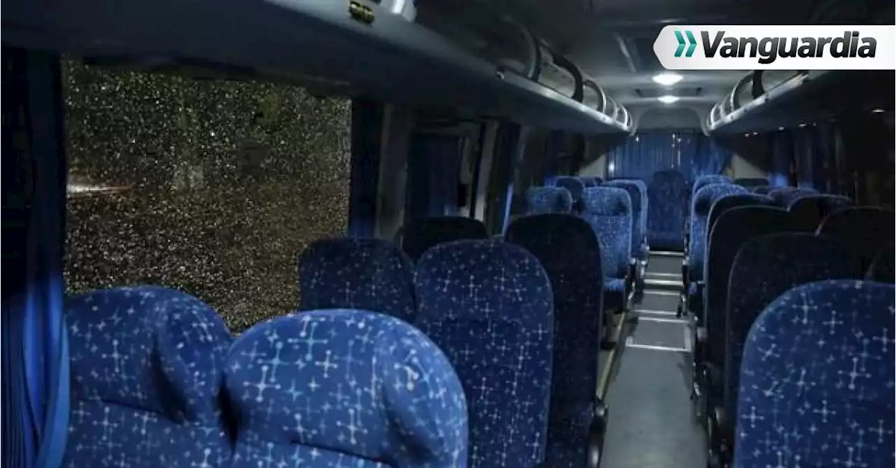 Hinchas de Santa Fe atacaron el bus de Millonarios