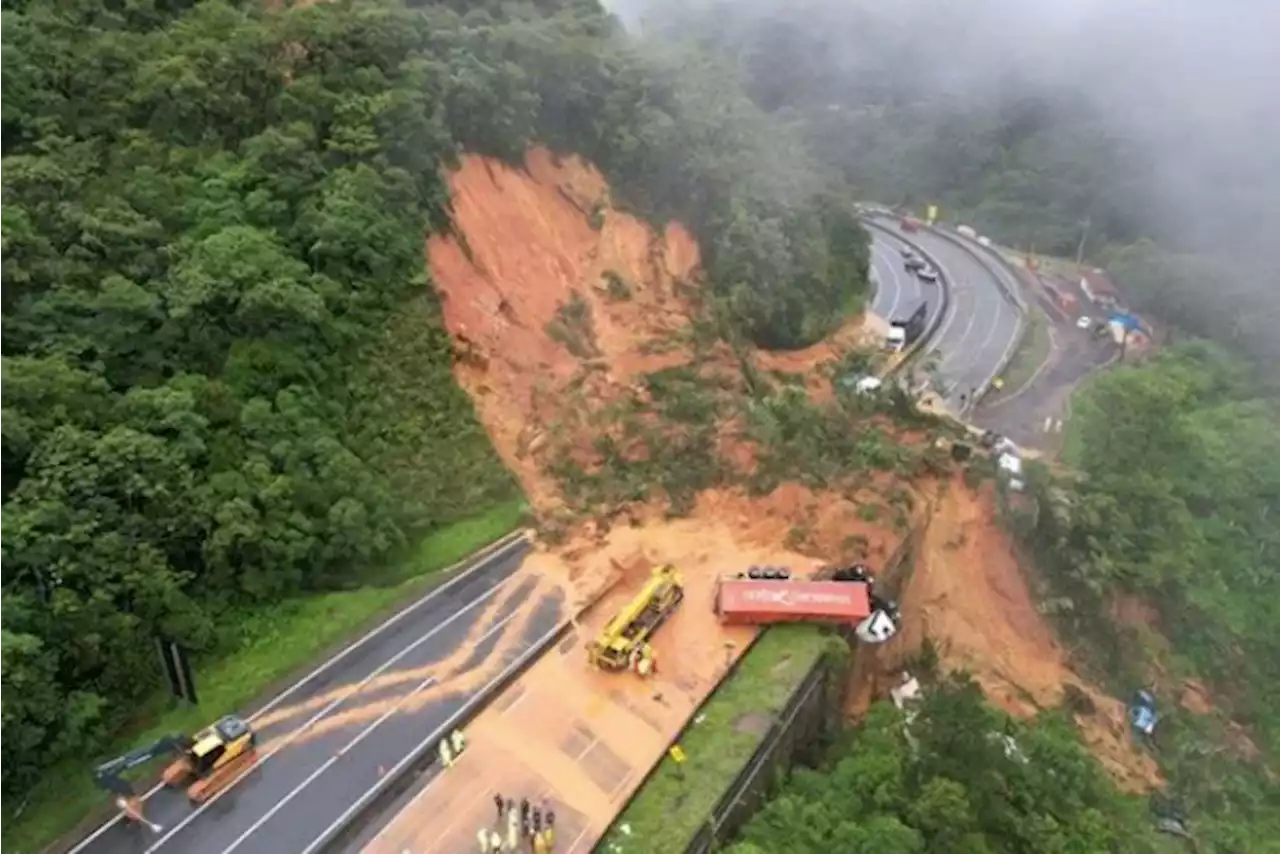 Após 3 dias, ao menos 30 pessoas seguem desaparecidas sob lama em rodovia | Maquiavel