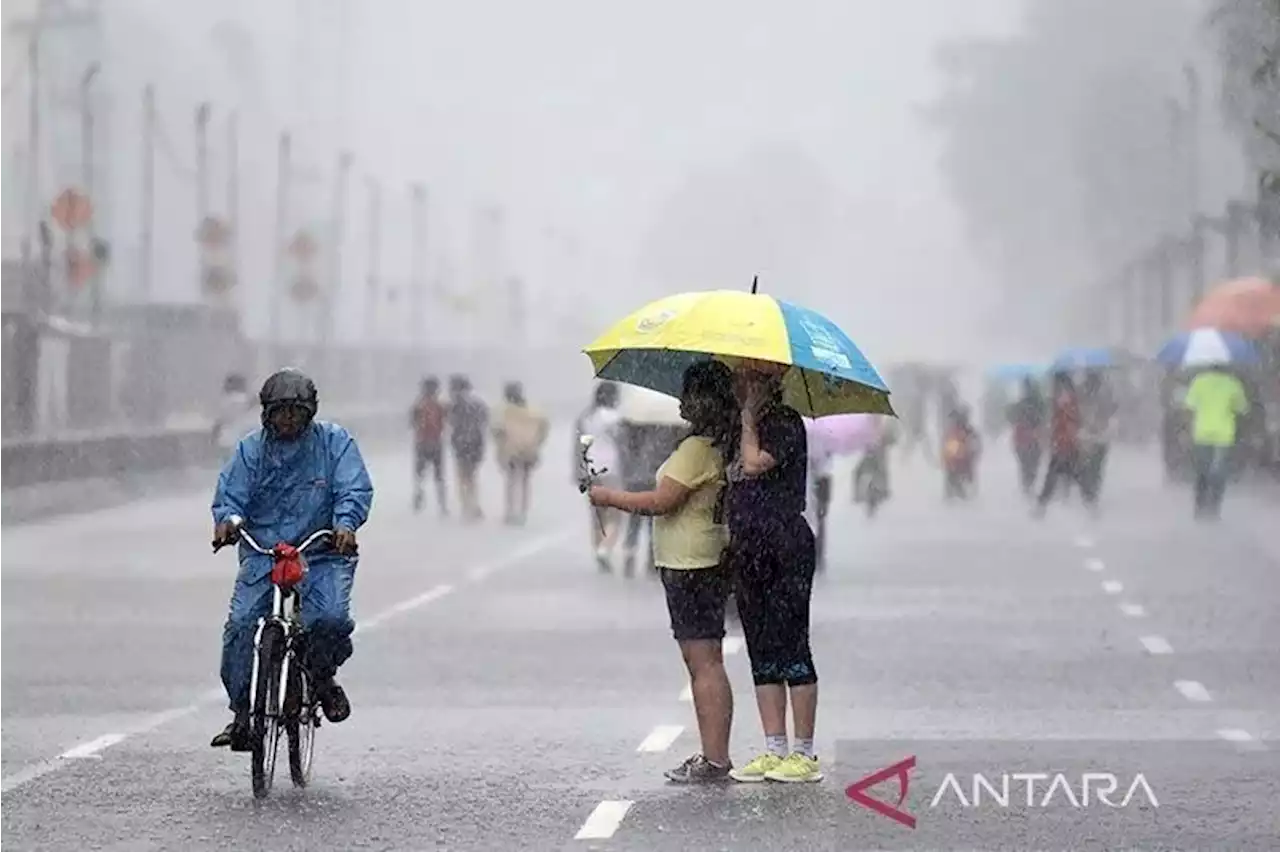 BMKG perkirakan DKI Jakarta hujan pada Minggu malam