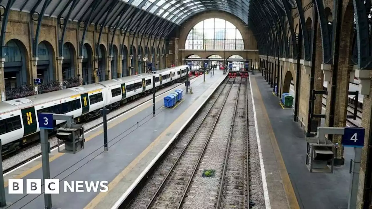 Rail strikes: RMT boss calls for meeting with Sunak