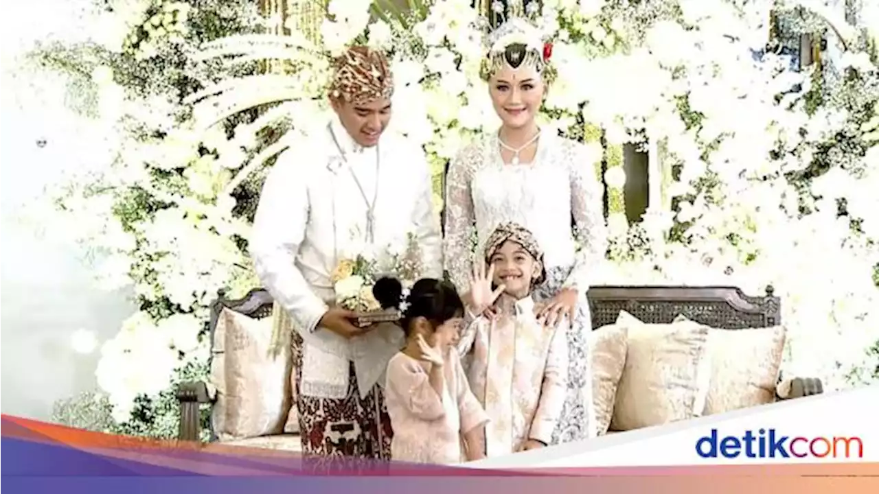 Aksi Jan Ethes dan Sedah Mirah Curi Perhatian Saat Kaesang-Erina Nikah