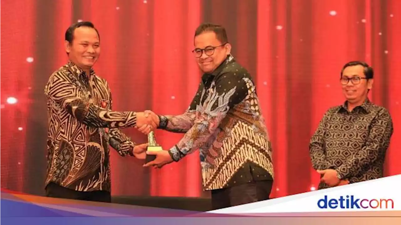 Kemensos Raih Penghargaan Pengelolaan Media Massa Terbaik 2022