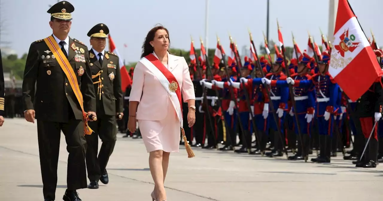 El descontento crece en Perú, mientras la presidenta Dina Boluarte negocia un nuevo gobierno