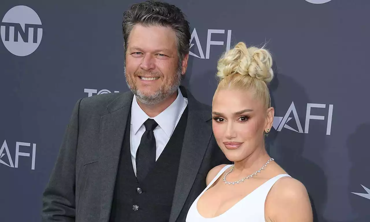 Gwen Stefani questions famous face over 'hooking up' with Blake Shelton