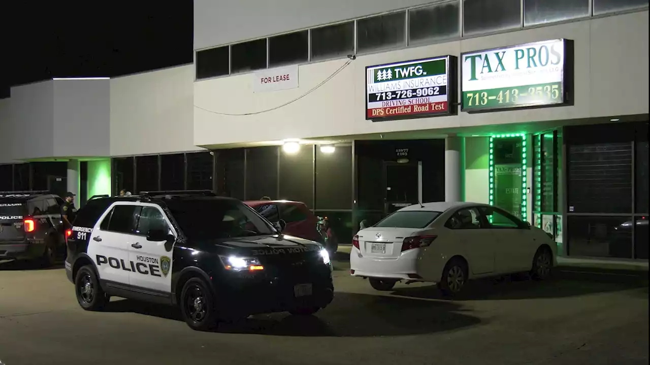 Security guard at game room expected to survive after being shot in abdomen twice