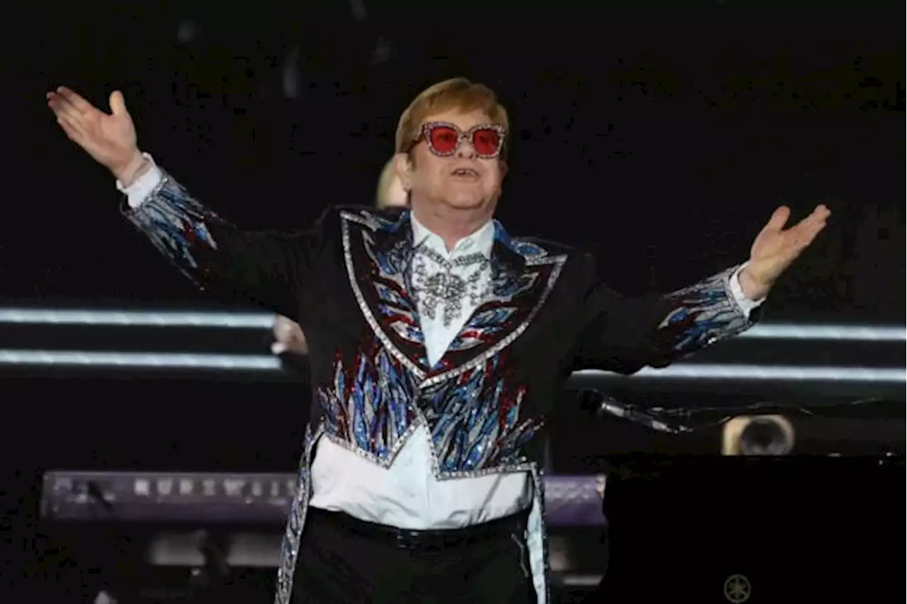 Elton John quits Twitter