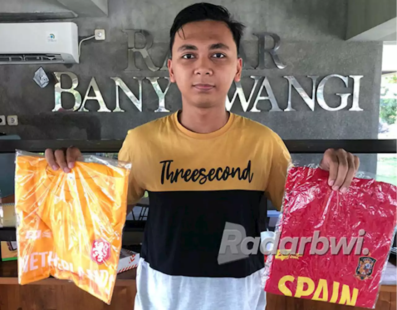 Langganan Jawa Pos 3 Bulan, Siap Nobar Pakai Kaus Belanda