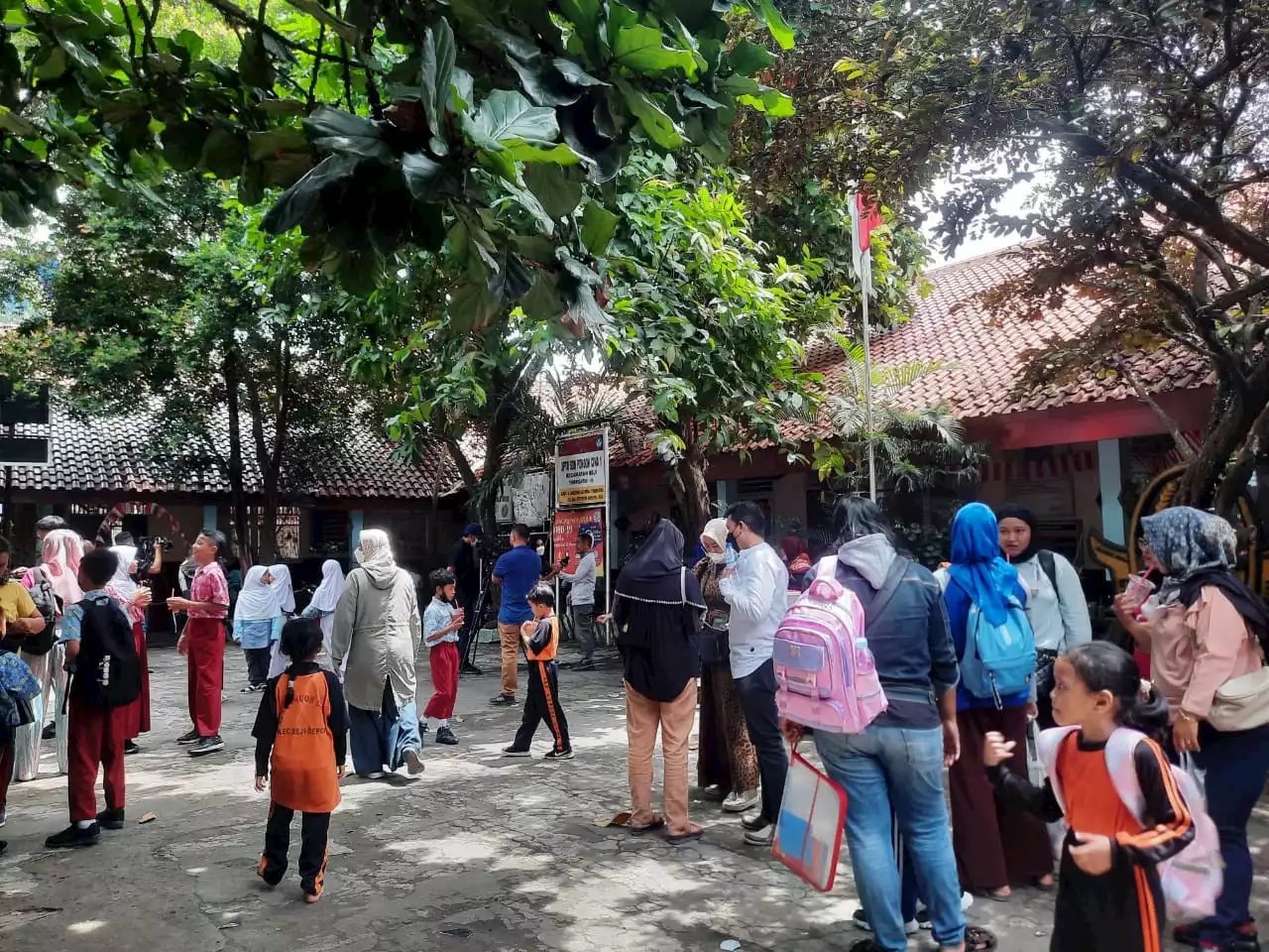 Kisruh SDN Pondok Cina 1 Berpotensi Mengganggu Psikologis Anak